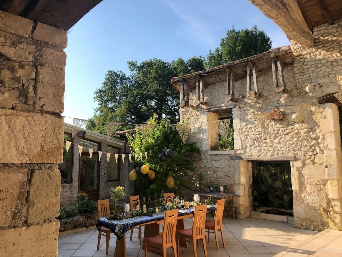 Country Villa For 19 Pool Cinema Football Pitch Verteillac Exterior photo