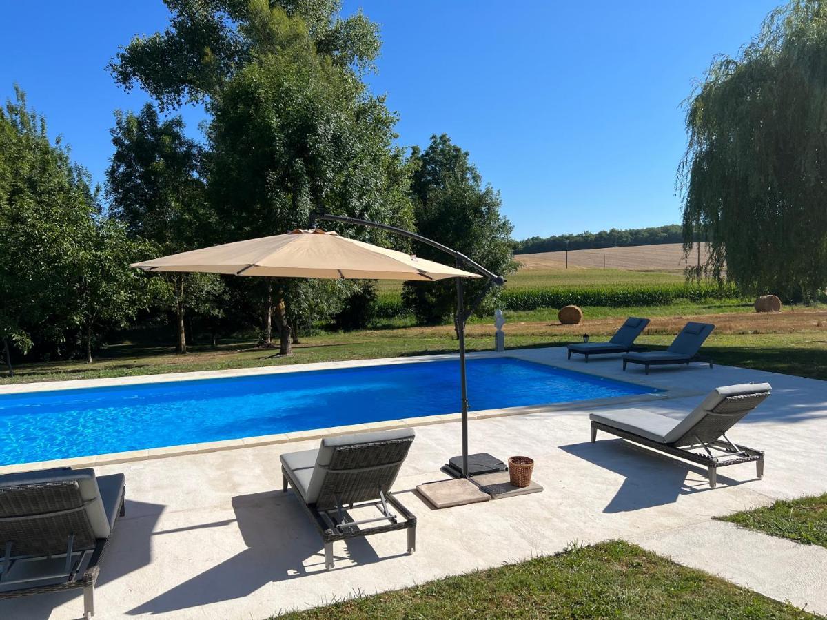 Country Villa For 19 Pool Cinema Football Pitch Verteillac Exterior photo